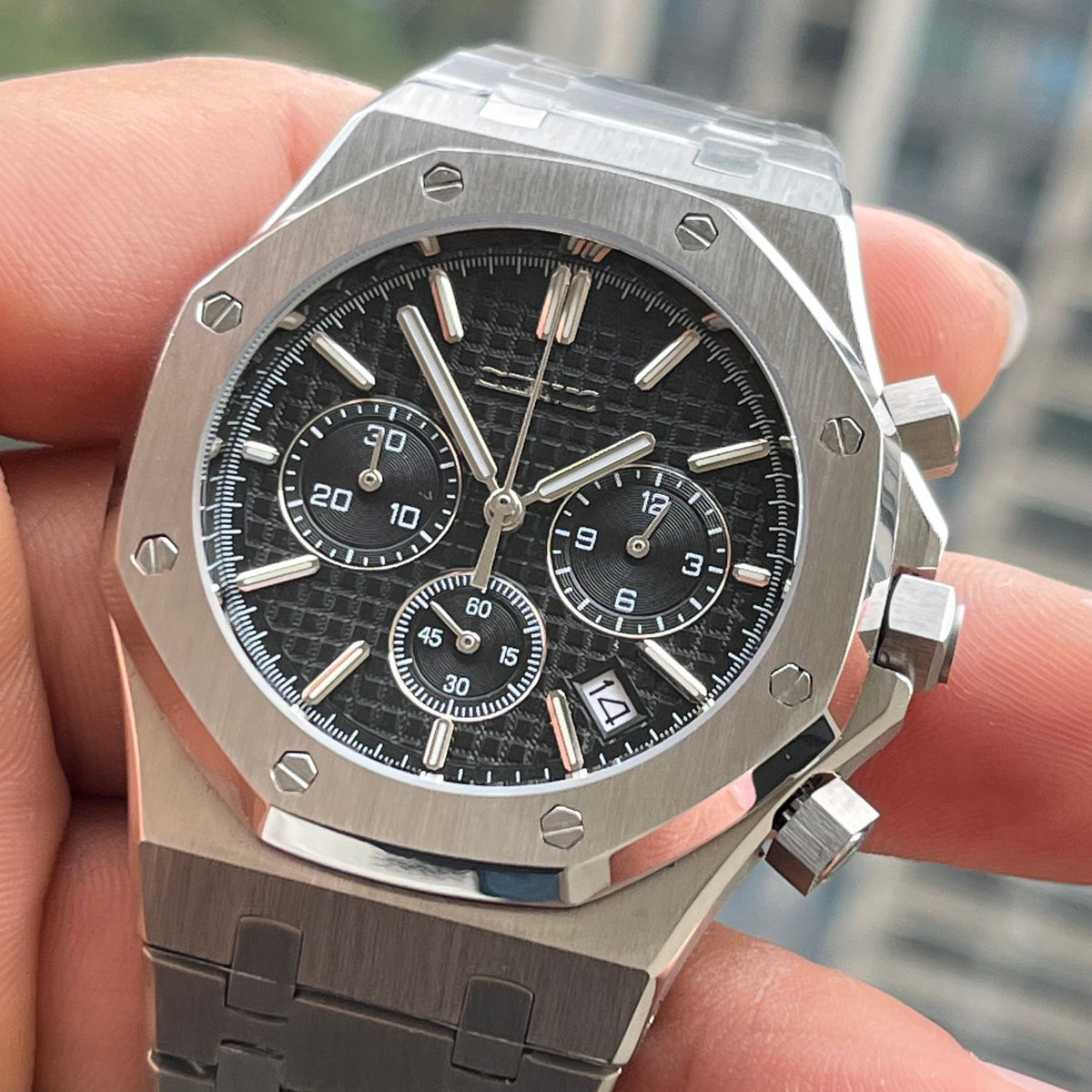 Seikoak | Black Chronograph